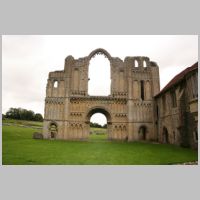 Castle Acre Priory, photo 2 by Richard Croft on Wikipedia.jpg